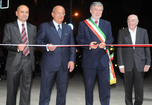 PAGHEREMO 250 MILIONI