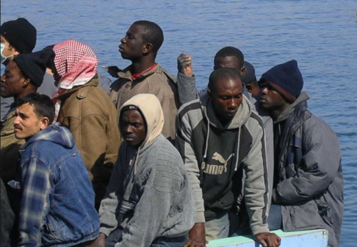 Come i trafficanti ci portano gli immigrati